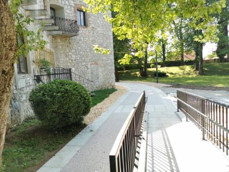 Klančina za gibalno ovirane